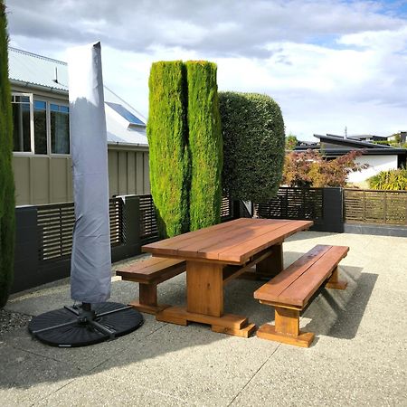 Ironside Lakeview Townhouse Wanaka Extérieur photo